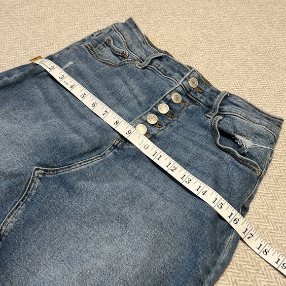 Maurices Blue Distressed Denim Mini Skirt. Size 4 - Picture 5 of 10